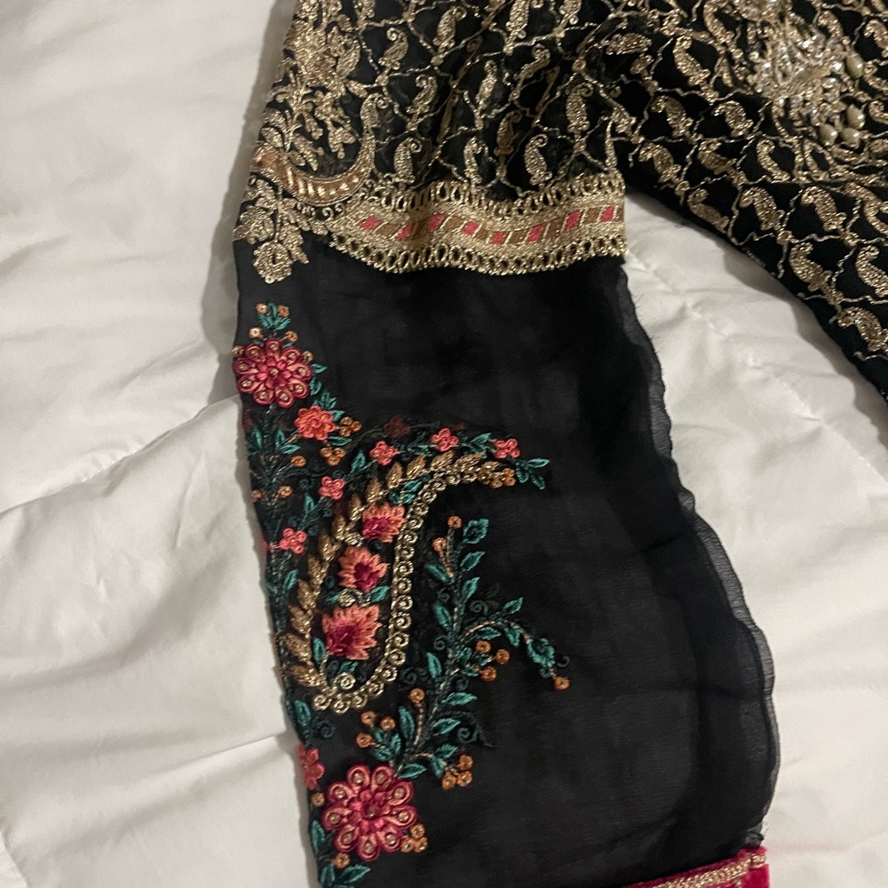 Pakistani salwar kameez
